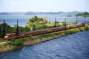 Zugfahrt von Panama Stadt nach Colón