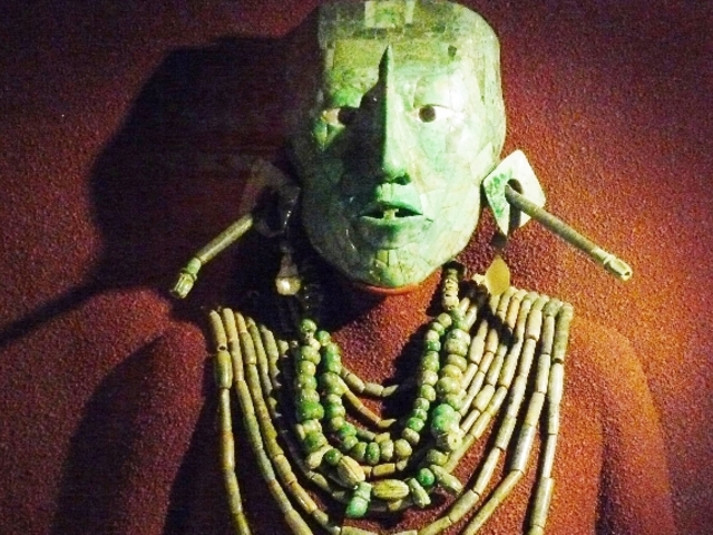Mayakopfskulptur