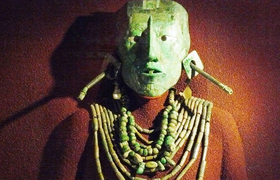 Mayakopfskulptur