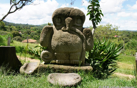 Adler mit Schlange San Agustin Kolumbien