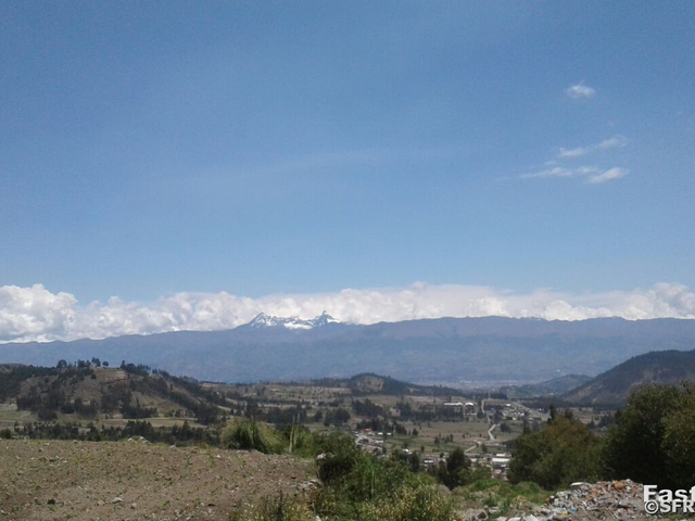 Aussicht vom Quilotoa-Kratersee auf die Umgebung in Ecuador