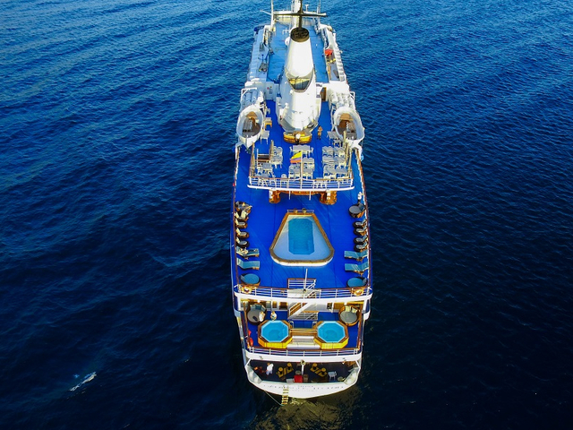 M/V Galapagos Legend von oben