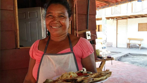 El Salvador Einheimische mit Mahlzeit