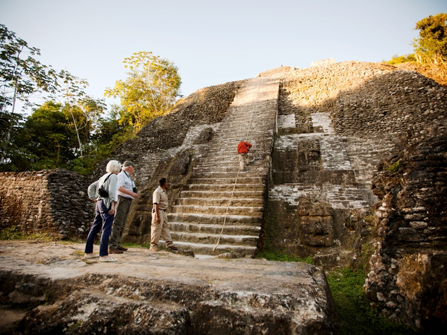 Maya Pyramide in Lamanai