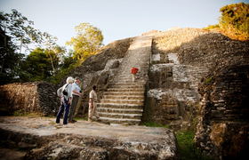 Maya Pyramide in Lamanai