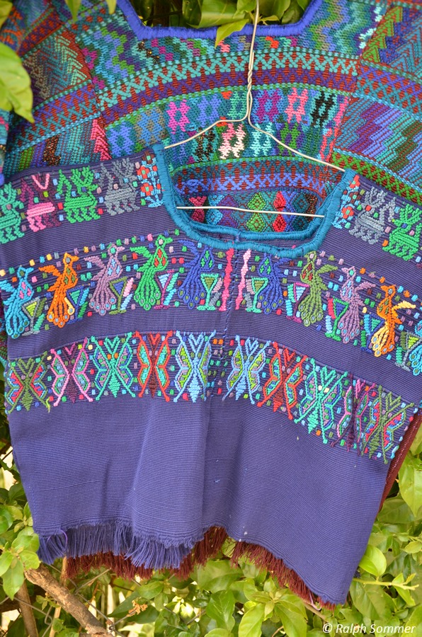 Bluse der Huipil Maya am Atitlán See