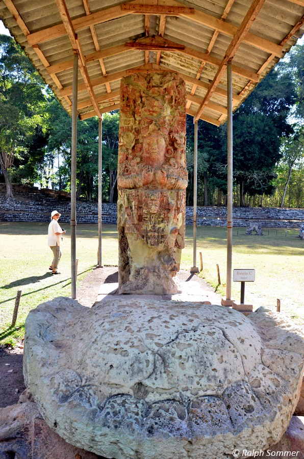 Rote Stele Maya-Herrscher