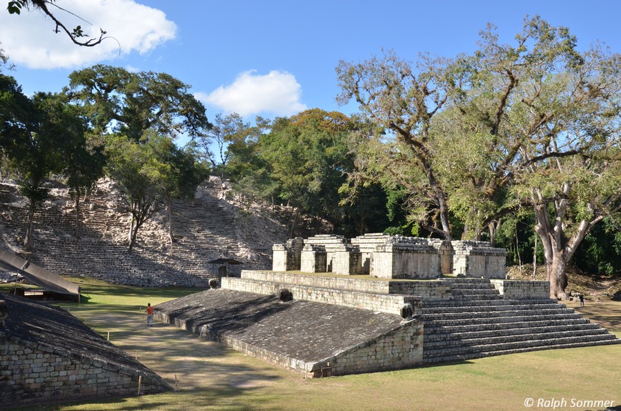 Maya-Tempel und große Treppe