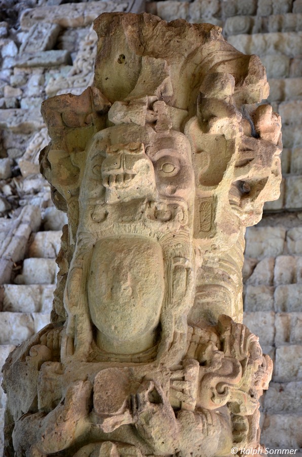 Nahaufnahme der zoomorphischen Figur