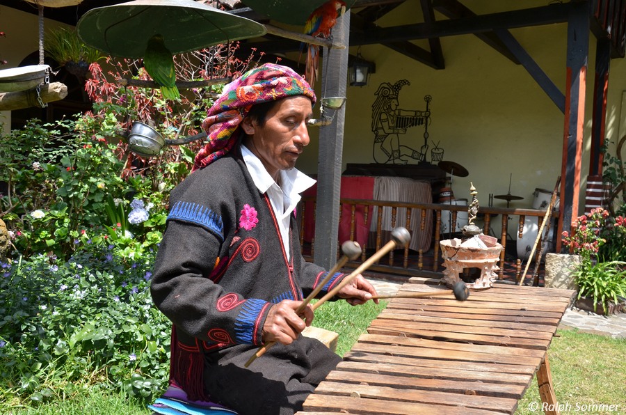 Marimbaspieler im Maya Inn in Chichicastenango
