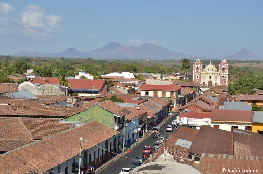 Blick auf El Calvario Kirche in León, Nicaragua
