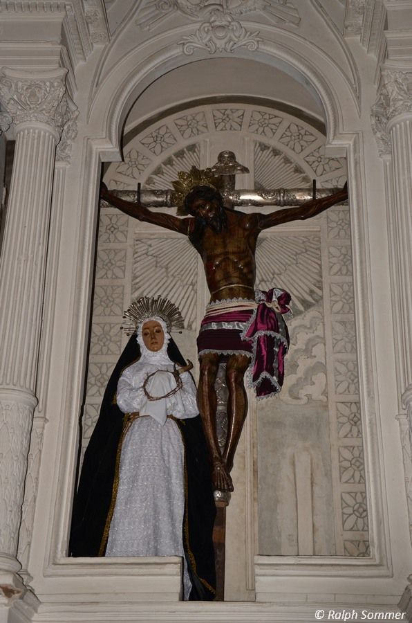 Gekreuzigter Jesus und Maria León