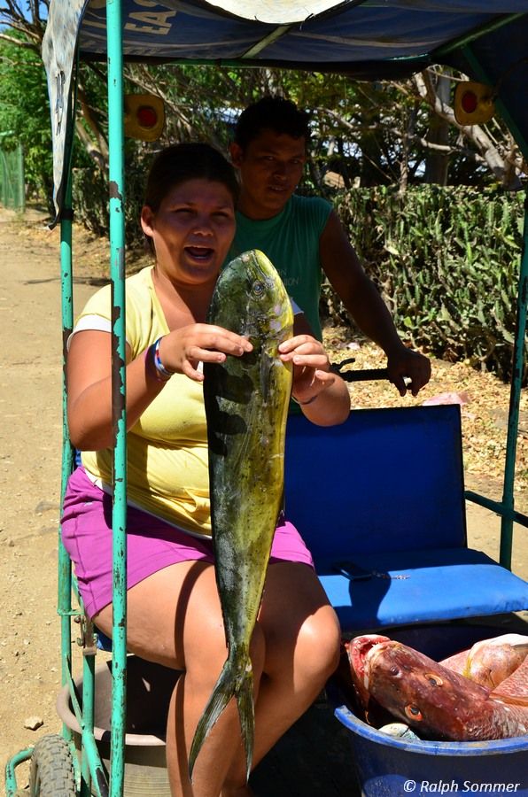 Fischverkäuferin mit Dourado Nicaragua