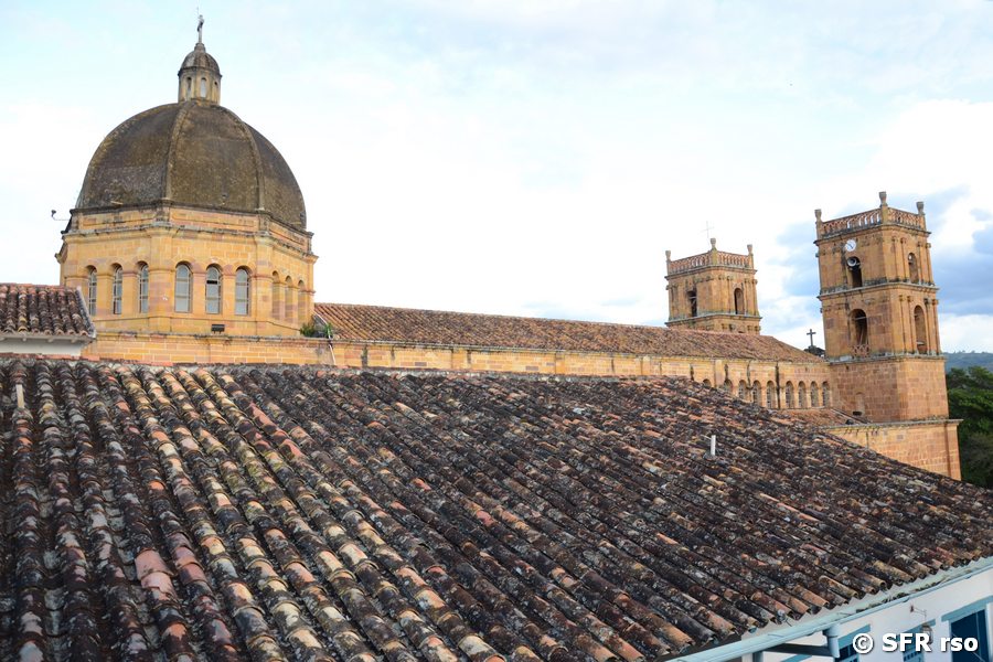 Türme und Kuppel Kathedrale Barichara