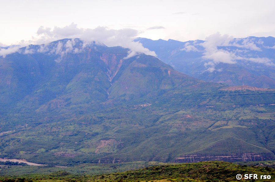 Kordillere am Río Suarez