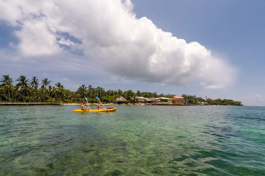 Kayaking Isla Mucura