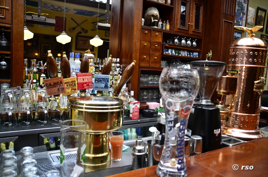 Bar mit Bier