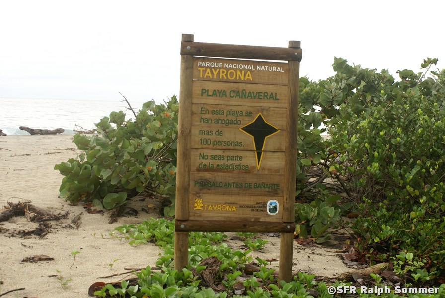 Warnschild am Strand