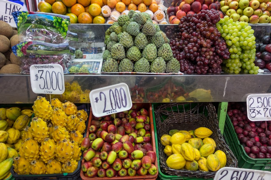 Diverse tropische Früchte