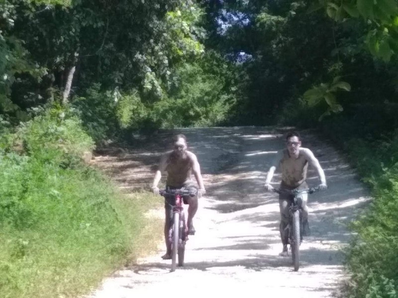Eingeschlammtes Biking bei Turbaco